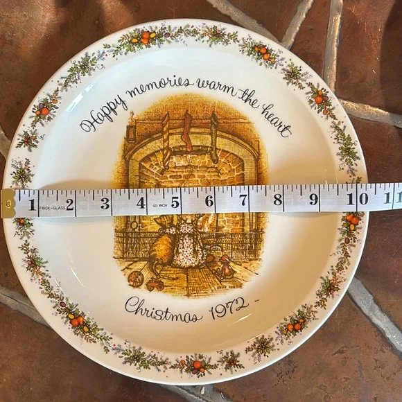 Holly Hobbie Christmas Plate - Picture 8 of 8